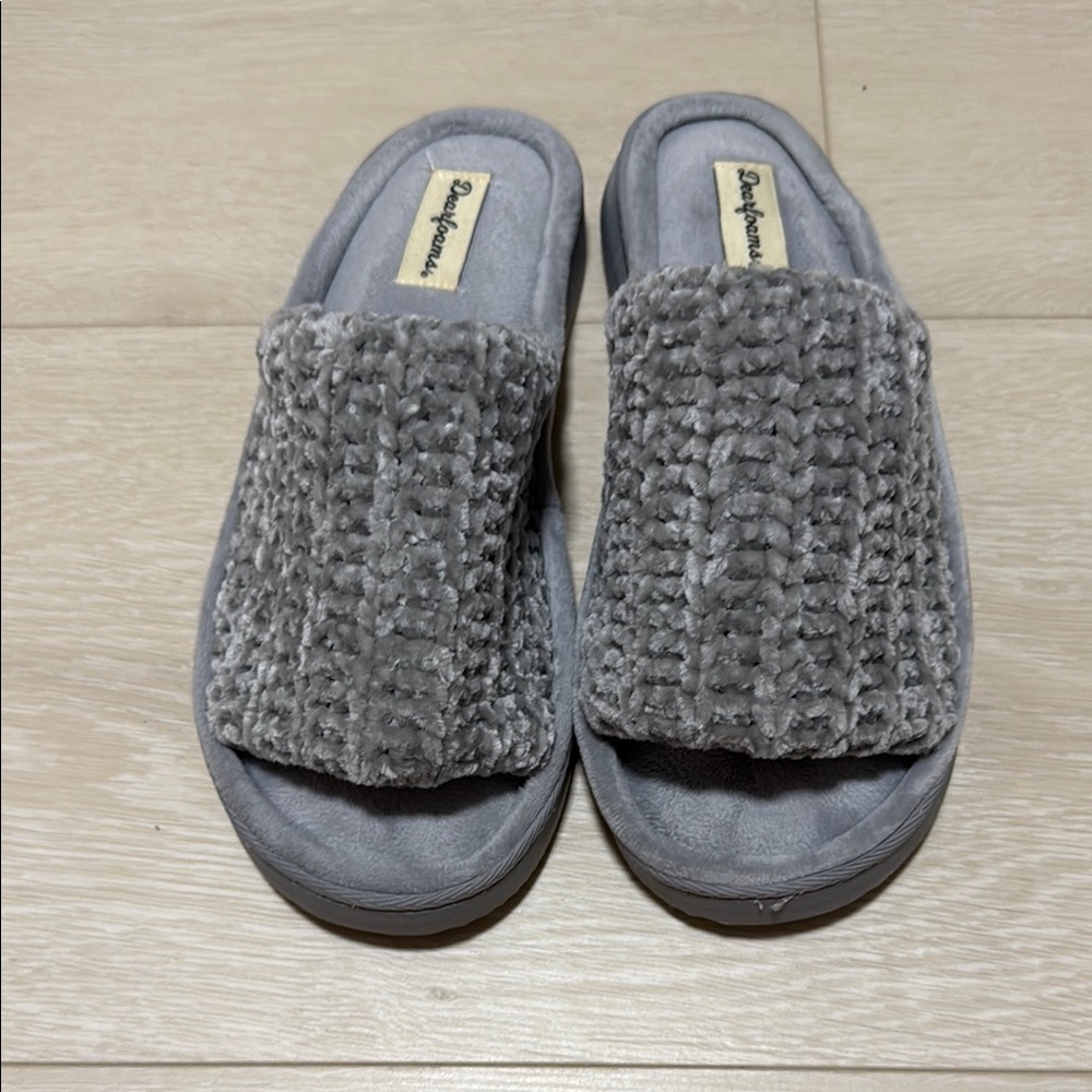 3/$10 Dearfoams Cozy Textured Slippers